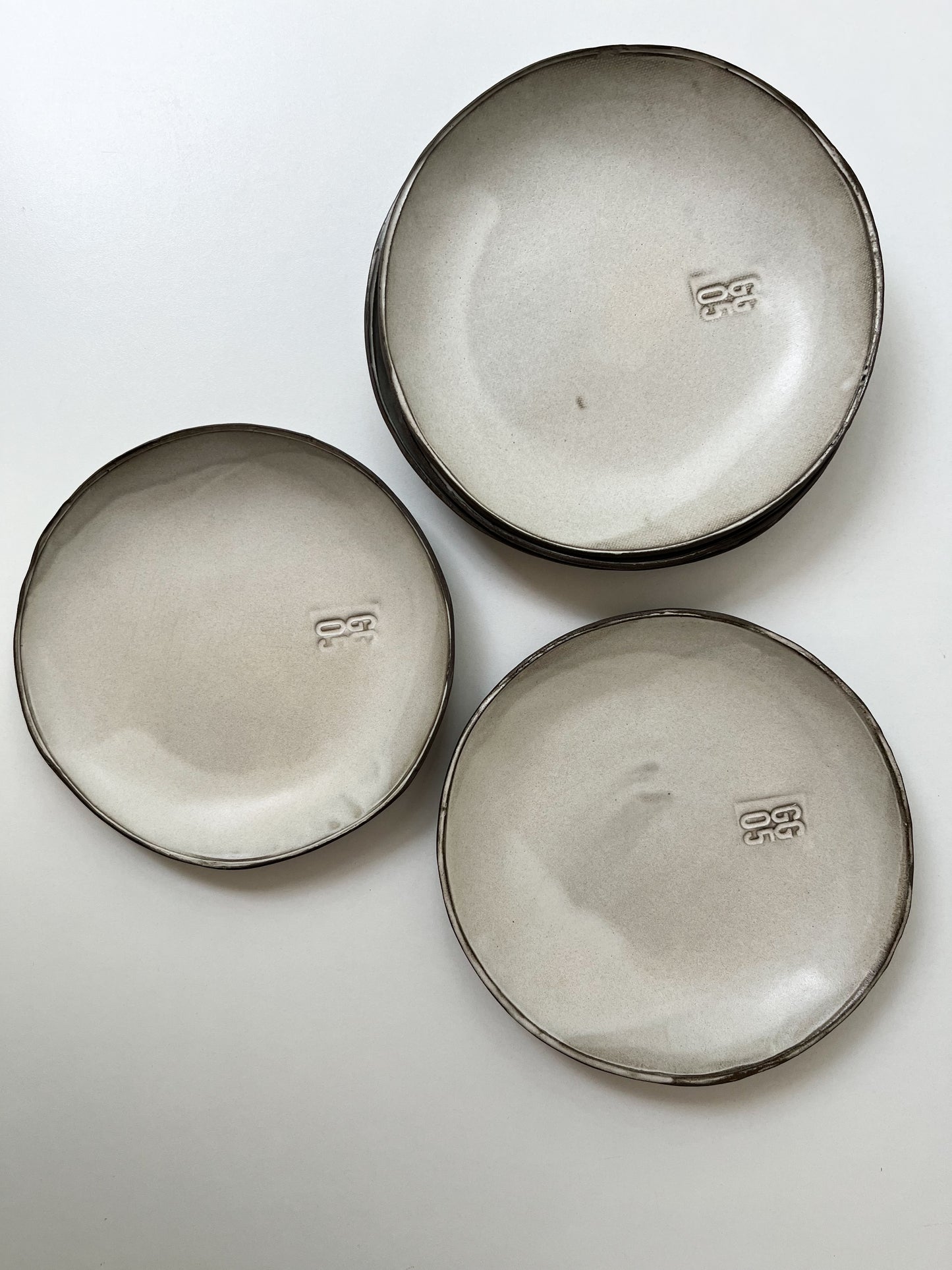 SET OF 2 'FREE' FORM FIRST DISH PLATE
