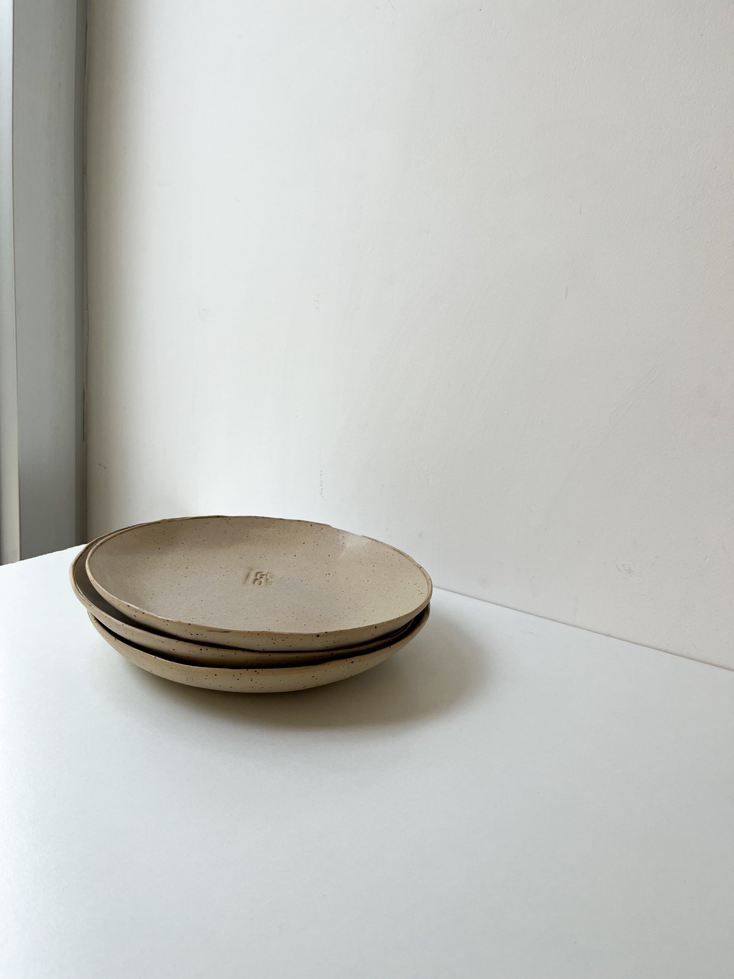 SET OF 2 'FREE' FORM FIRST DISH PLATE
